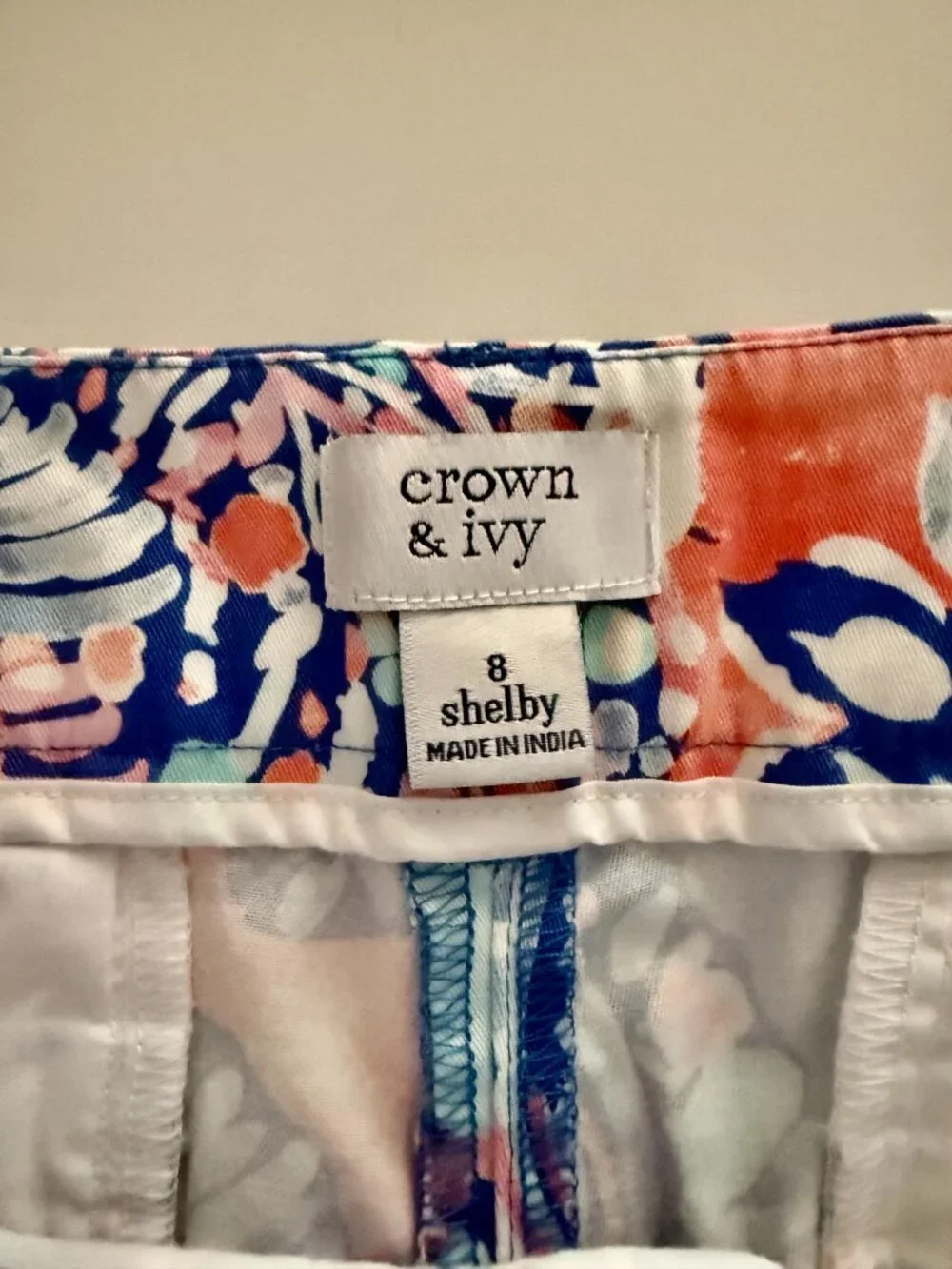NWT Size 8 Crown & Ivy Paisley Scalloped Shorts Hem 4” Inseam